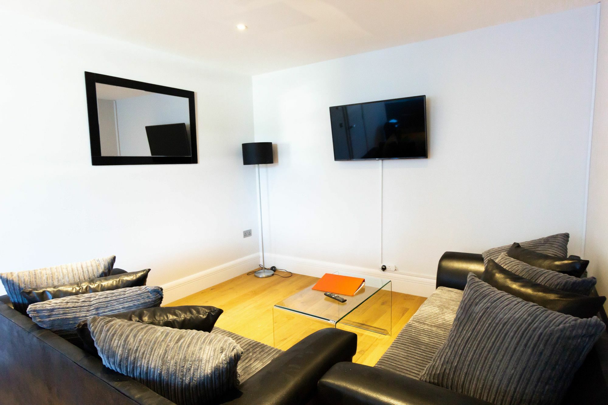 Appartamento Access Tower Hill Londra Esterno foto
